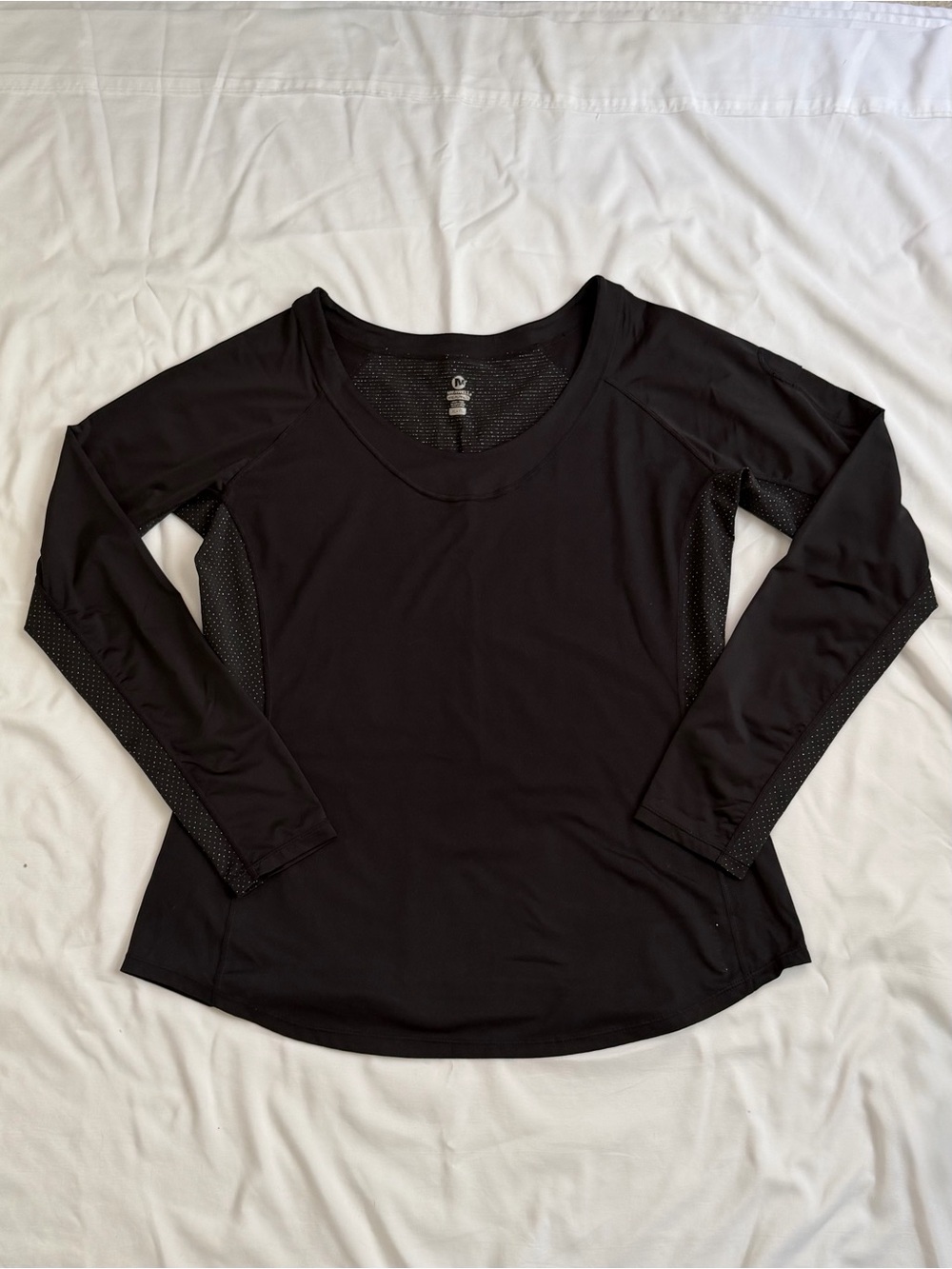 Merrell Black Activewear Long-Sleeve Performance Tee